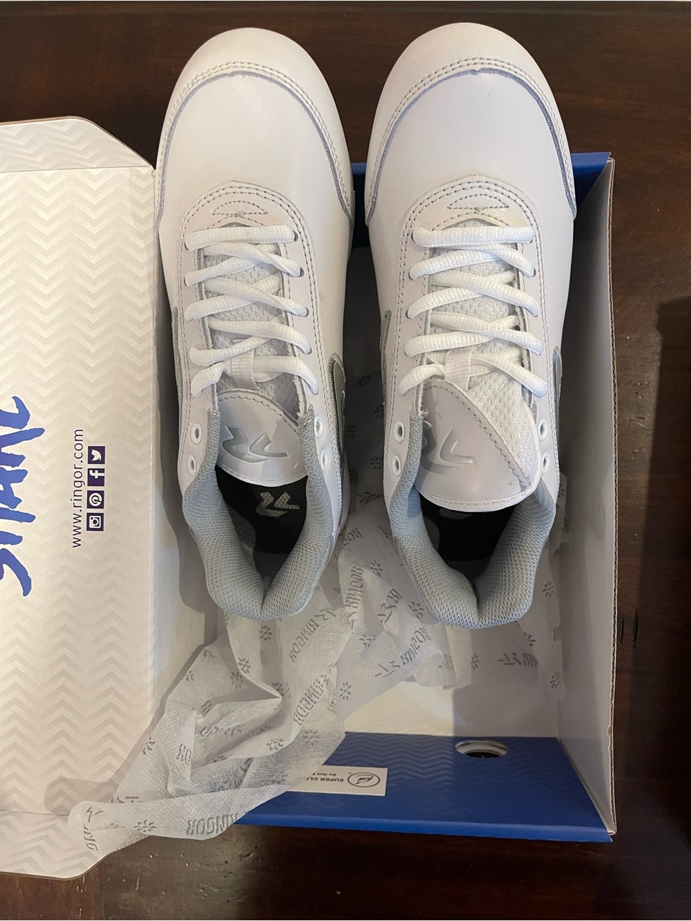 White Ringor Dynasty II Spike Softball Cleats
